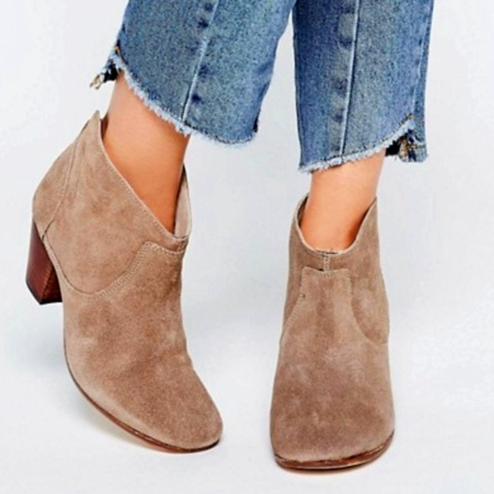 NWT H by‎ Hudson Kiver Suede Ankle Boots